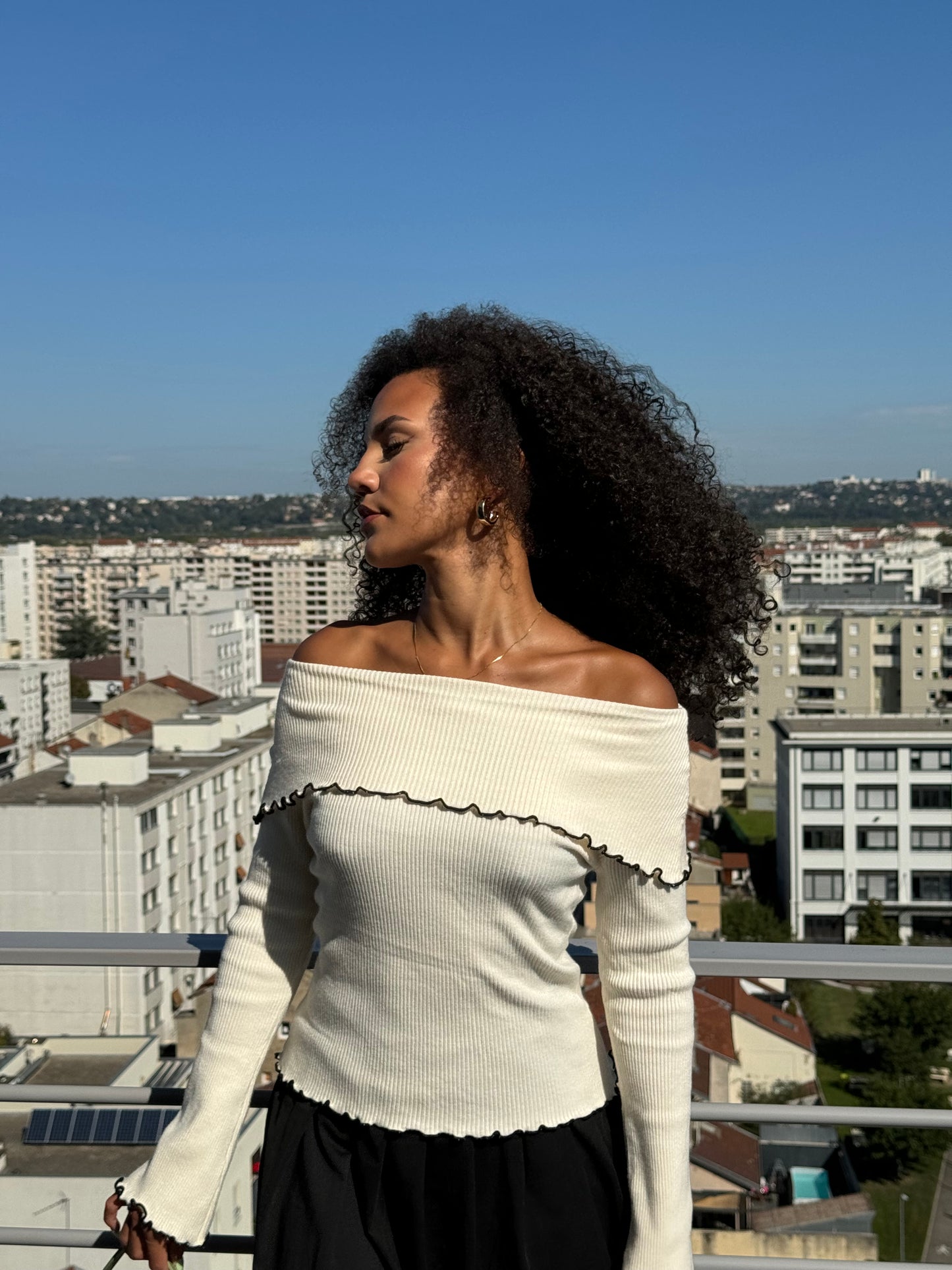 Haut à épaules dénudées