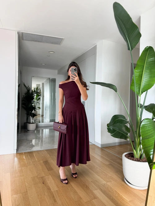Robe Longue Rouge Bordeaux Asymétrique
