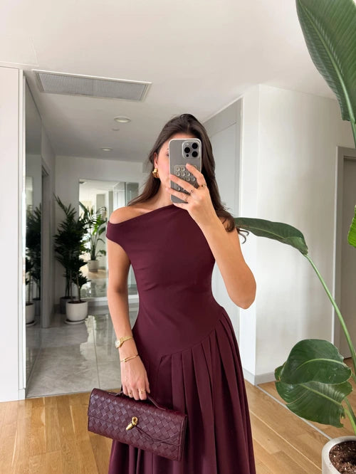 Robe Longue Rouge Bordeaux Asymétrique