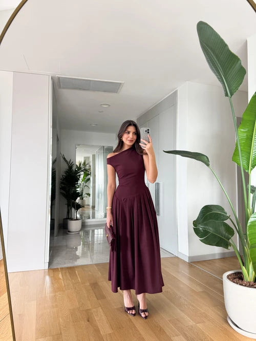 Robe Longue Rouge Bordeaux Asymétrique