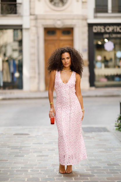 Robe longue rose en dentelle fleurie – Dos