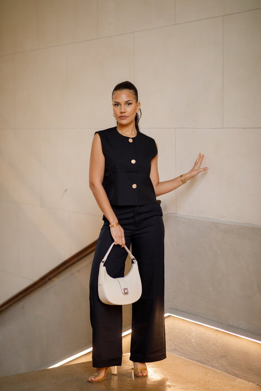 Ensemble Tailleur Chic Noir – Pantalon & Top Boutonné