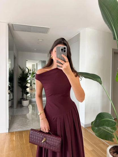 Robe Longue Rouge Bordeaux Asymétrique